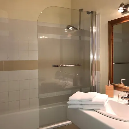 D'hotes Les Etoiles Bed & Breakfast Mareugheol